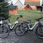 - Frieda Mit Familien, Und Biker Huetten Am Zittauer Gebirge 아파트 치타우
