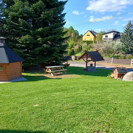 Bei Frieda Mit Und Biker Huetten Am Zittauer Gebirge *