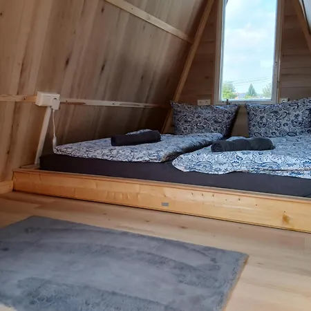 - Frieda Mit Familien, Und Biker Huetten Am Zittauer Gebirge *