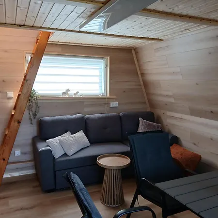 - Frieda Mit Familien, Und Biker Huetten Am Zittauer Gebirge