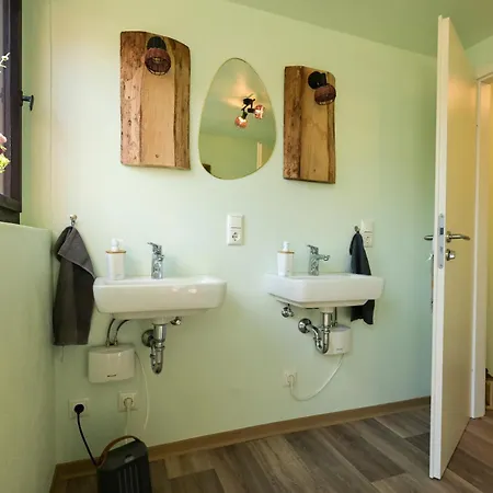 - Frieda Mit Familien, Und Biker Huetten Am Zittauer Gebirge